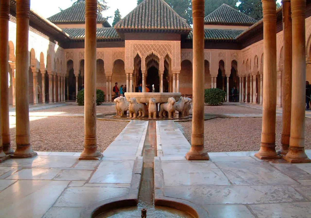 Granada City Center 0*,